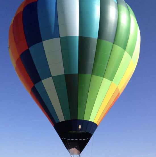  #CalisGrandTour  #teambengal  @ElizGriff2016 Okay everyfurr...time to get into the balloons furr the tour ov the south coast...little hampers ov food in each basket but we are picking up fish and chips in Brighton.....