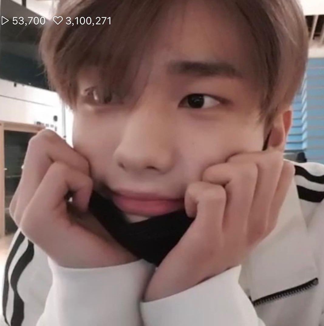 UHHHH THIS QUESTION IS UNFAIR  https://twitter.com/skz_loves_u/status/1345448136173617153