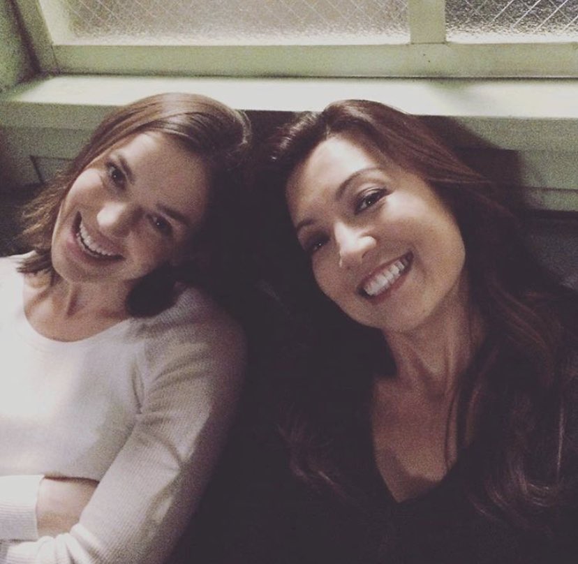 elizabeth being everyone’s best friend: a thread <33