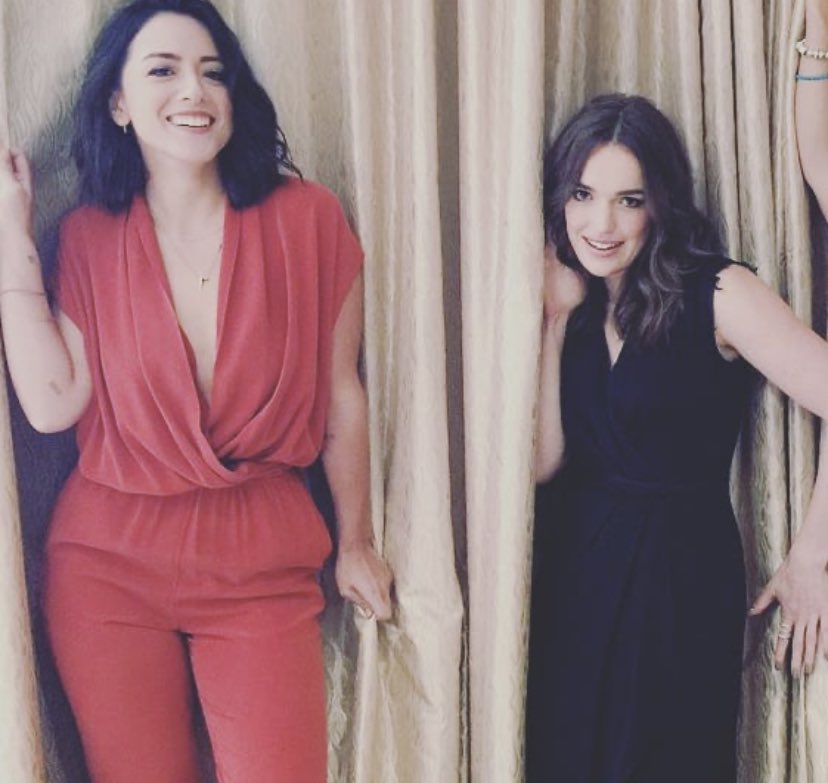 elizabeth being everyone’s best friend: a thread <33