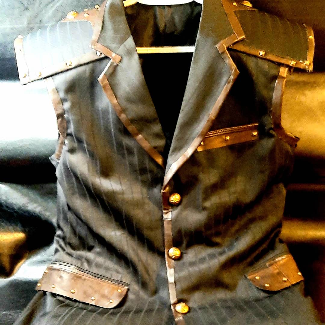 makerholic's tweet photo. Snapshots of my fancy witcher tutorial
https://t.co/LHI2aq16gz
#DIY #witcher #TheWitcher #Cosplay #tutorial #makerholic #Costume #witcherfans #witcherfan #youtube https://t.co/xCNNYTzCIn