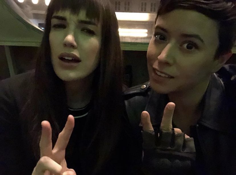 elizabeth being everyone’s best friend: a thread <33