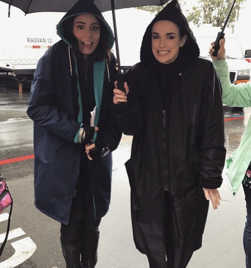 elizabeth being everyone’s best friend: a thread <33