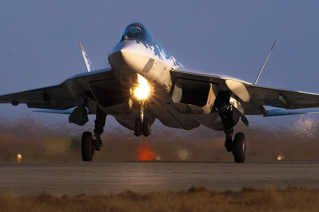 EqwOFj7XcAEO6KE?format=jpg&name=medium