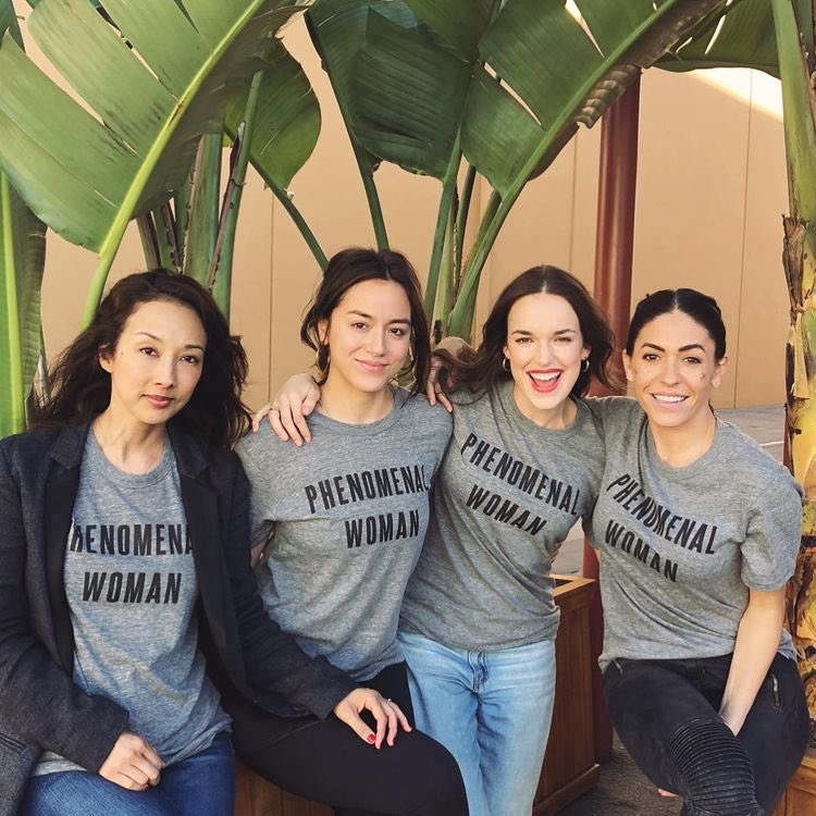 elizabeth being everyone’s best friend: a thread <33