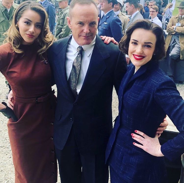 elizabeth being everyone’s best friend: a thread <33