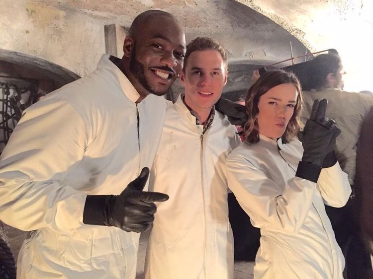 elizabeth being everyone’s best friend: a thread <33