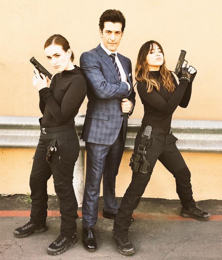 elizabeth being everyone’s best friend: a thread <33