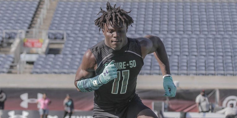 Jeff_Ermann's tweet photo. BREAKING: Miami five-star linebacker Terrence Lewis picks Maryland over Miami and Tennessee. Huge score for Mike Locksley. Nation's No. 1 inside linebacker and No. 16 player overall per @247Sports rankings:
https://t.co/kDZ8QDmAJ3 #Terps https://t.co/JzbkI5S4Vo