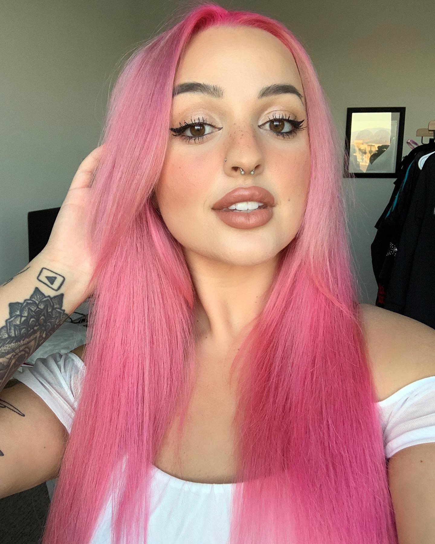 Olivia cara instagram