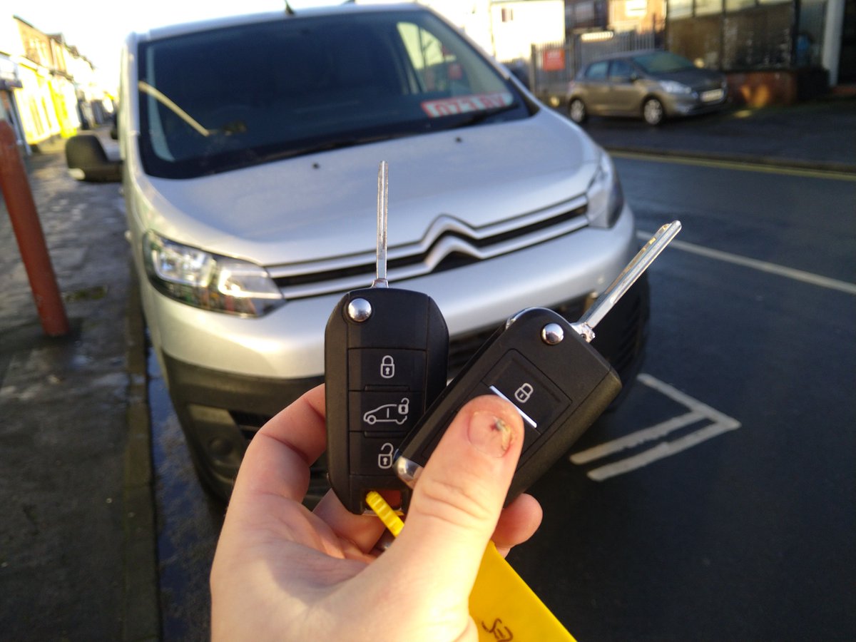 A Citroen Dispatch 2017 - Spare Remote Key - Stanleys Security Limited 01704 501336 🔑 - Came down requiring a spare remote key. Did a new key while they waited, 15 minutes later car drove off happy. 

#tradekeys #Citroen #dispatch #flipkey #remotekey #newkey #sparekey #stanleys