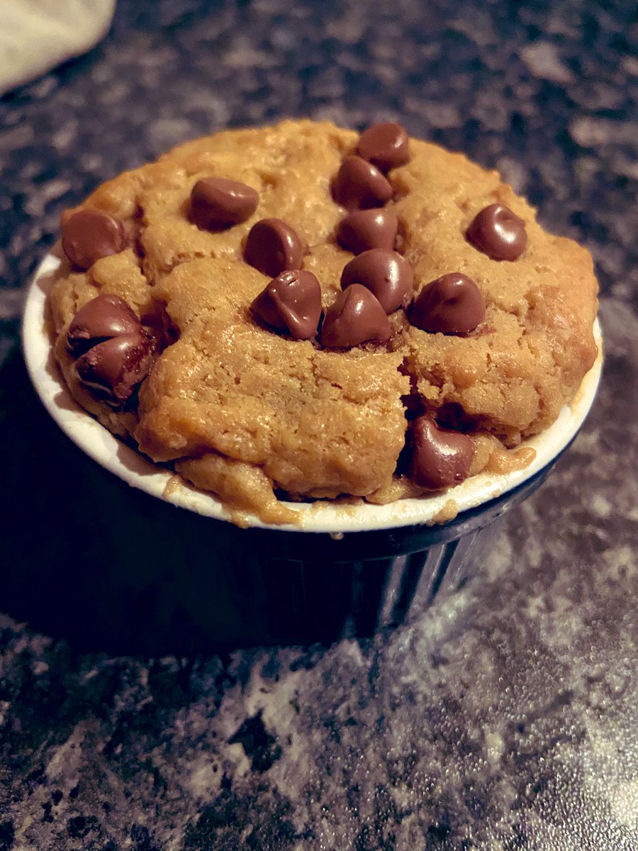 Homemade hot cookie dough, a new book @HGold_author #thelastbear @NetGalley & a fleece blanket - a perfect trio for a cold Saturday evening! Midway through the book - can’t wait to see all the illustrations.  @SchoolReading @_Reading_Rocks_ @VIPreading @booksaremybag @OpenUni_RfP