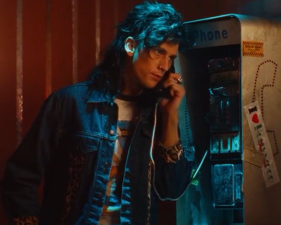 side profile and that hair >>>>>