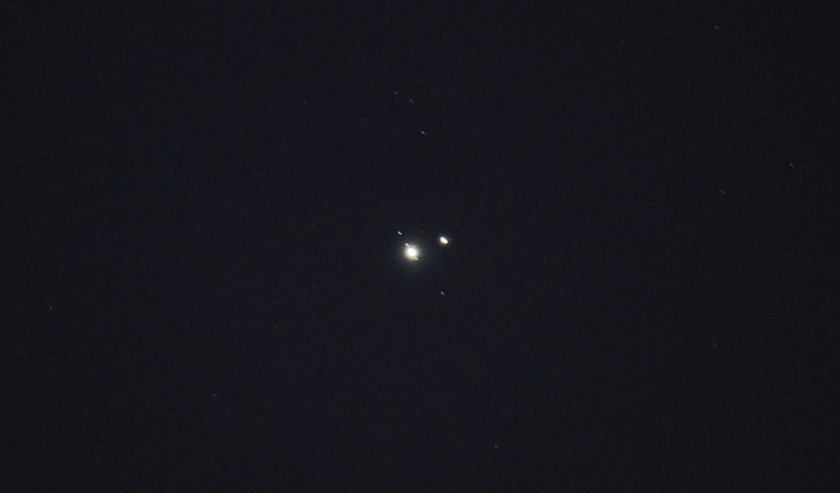 ericeudaly's tweet photo. #grandconjunction on the #wintersolstice https://t.co/j4UajxCaps