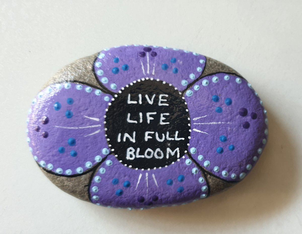 Positivepebble3's tweet image. Live life in full bloom painted pebble 

#LiveLife #live #positivity #mentalhealth #PositiveVibes #paintedstones #paintedrocks #paintedpebbles #rockart #acrylicpainting 

Available at positivepebblesco.etsy.com