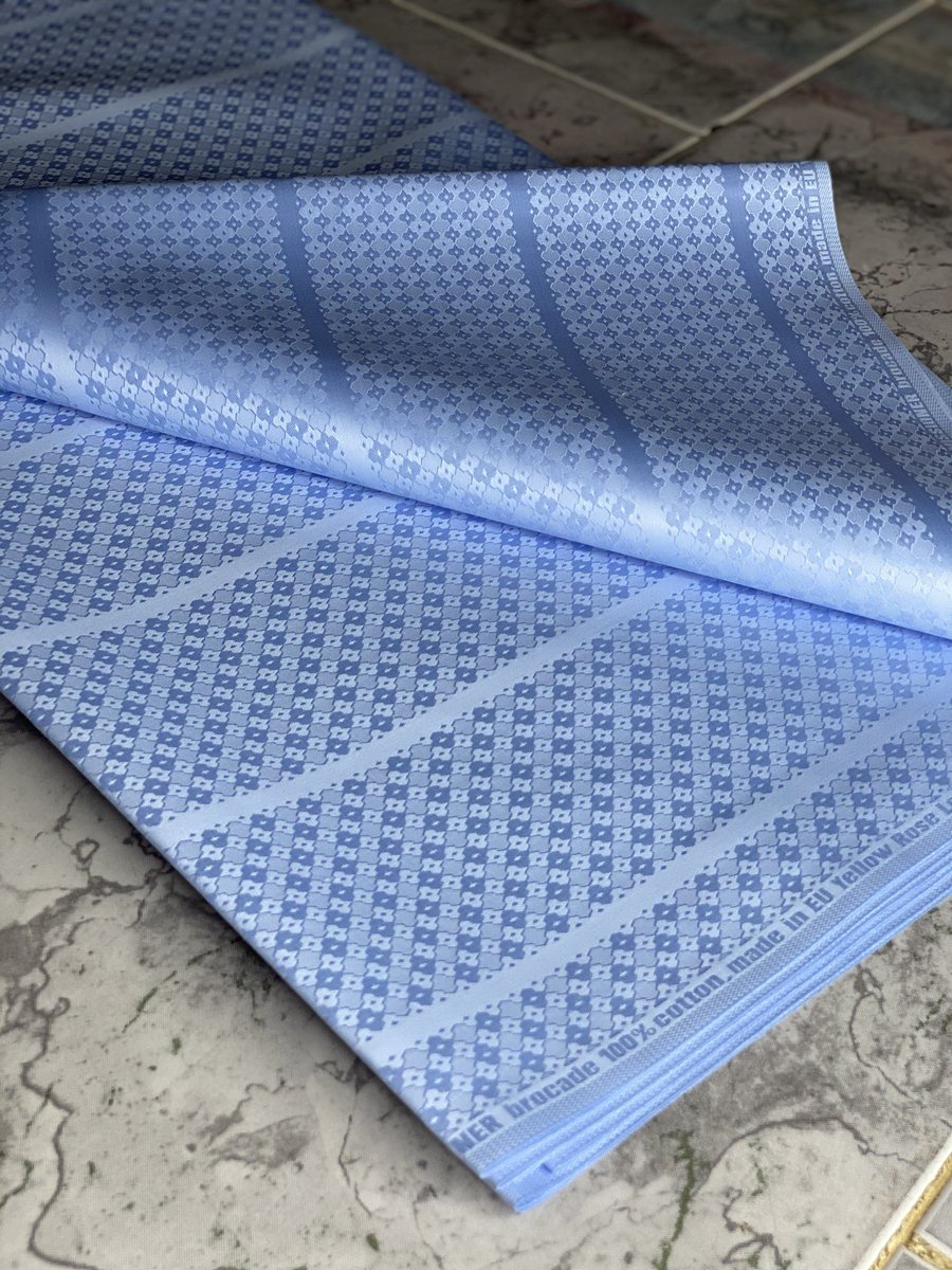 spruce_fabrics's tweet photo. Commissioner brocade 
65,000 10yards 
32,500 5yards https://t.co/sxLGlzGqm0
