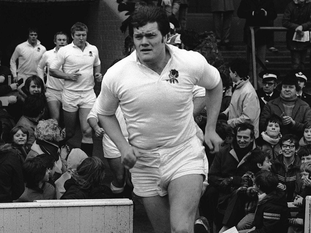  Happy 74th birthday to former England prop Fran Cotton!       