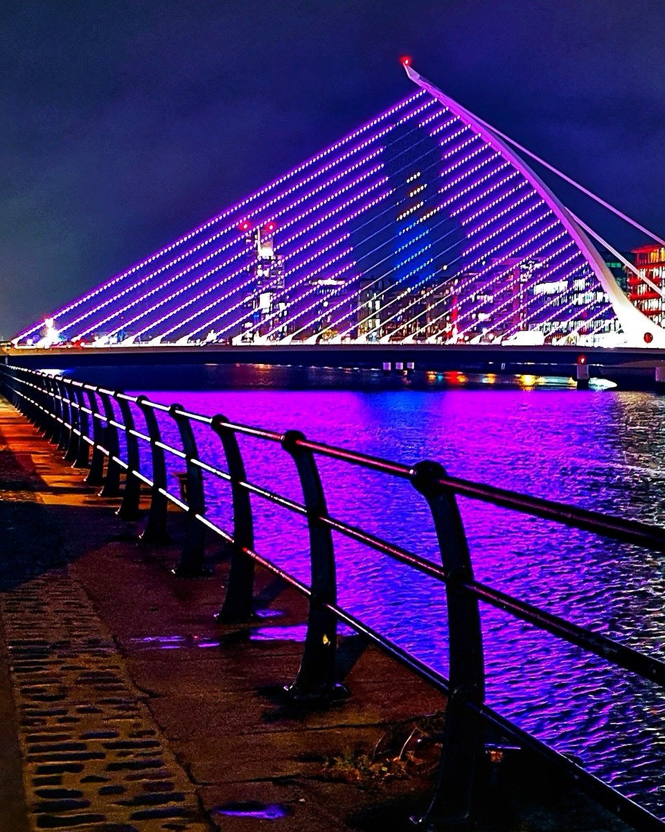 Dublin Winter Lights still going strong! ❤️#dublinwinterlights #purplerain #dublin #staysafe 🙏 @PhotosOfDublin  @visitdublin