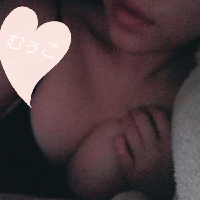 h_muko2's tweet photo. 薄着でもっふもふの布団にくるまってぬくぬくすんの幸せ
部屋暗くて画質悪いのはごめんよ https://t.co/kkWLIR2oRy