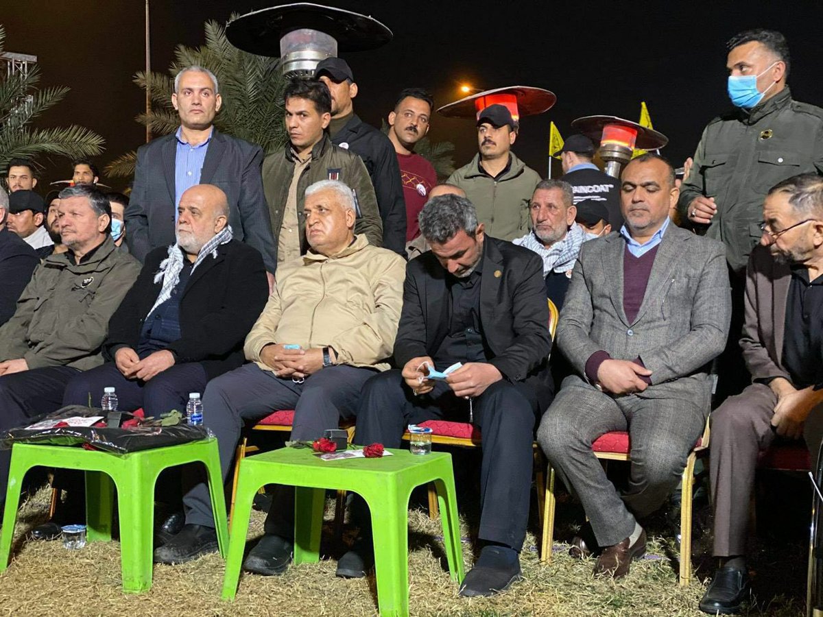 chawshin_83's tweet photo. رهبران تروریست حشدالشعبی و سفیر جمهوری اسلامی پاسدار مسجدی در نزدیکی محل به هلاکت رسیدن قاسم سلیمانی
 
 بر اساس گزارش ها ، این رهبران مستقیماً در سرکوب تظاهرات مردم عراق شرکت داشتند و گروه ها و شبه نظامیان مسلح را به سرکوب ، ربودن و کشتن مردم هدایت می کردند
#TnxPOTUS4Soleimani https://t.co/pRxfmfS6mv
