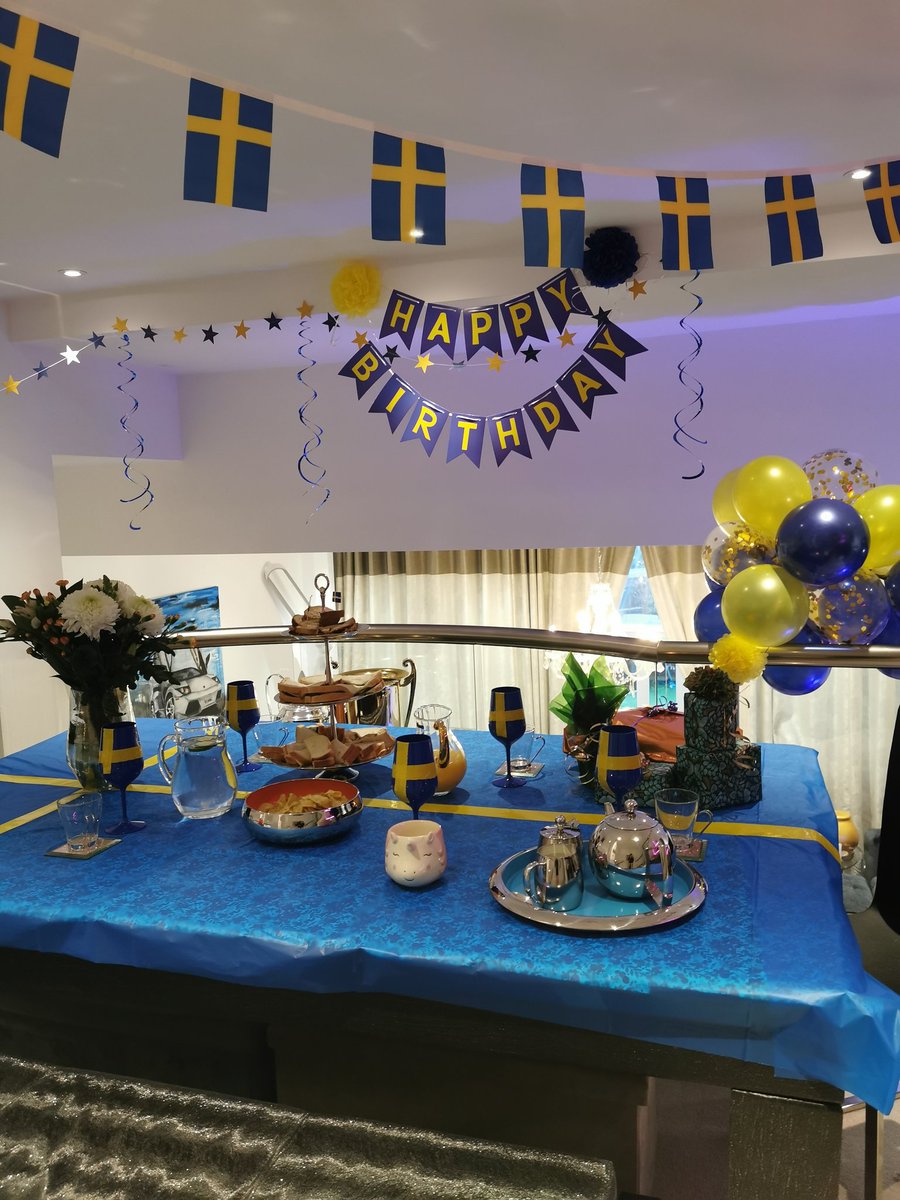 aprilthedancer's tweet photo. We appreciate you Joel ... 🧡 Today's my 30th birthday and my sisters made me a roomie party 💛💙 @roomieofficial @RoomieCommunity #roomie #30th #sweden #joelberghult https://t.co/iHczHBqDi9