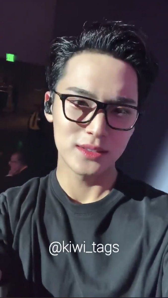 - mingyu wearing glassesan appreciation thread: