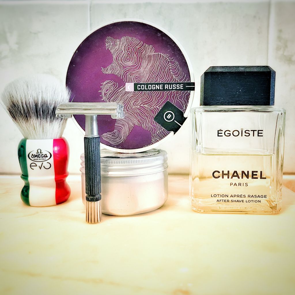 SOTD 2/1/21 first shave of the year with <a href="/OmegaBrush/">Pennellificio Omega</a> #Evo <a href="/Gillette/">Gillette</a> #SuperSpeed #razor and Platinum Razor Blades plus  <a href="/BarristerMann/">Barrister and Mann</a> #CologneRusse _@Chanel #Egoiste <a href="/Sap_Varesino/">Saponificio Varesino</a> #Mango #Butter