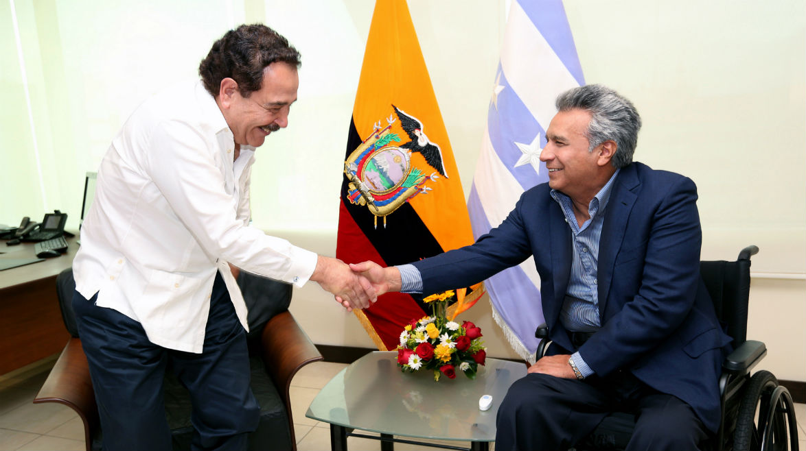 VerdugaAbraham's tweet photo. Esos mismos que hundieron el país; los que destruyeron miles de puestos de trabajo; los que causaron mayor inseguridad; los que acabaron con la institucionalidad; los que rentaron nuestra soberanía; los que provocaron el desastre... Esos mismos, hoy te piden el voto.

#YaBasta https://t.co/WO3GTQ0jbO
