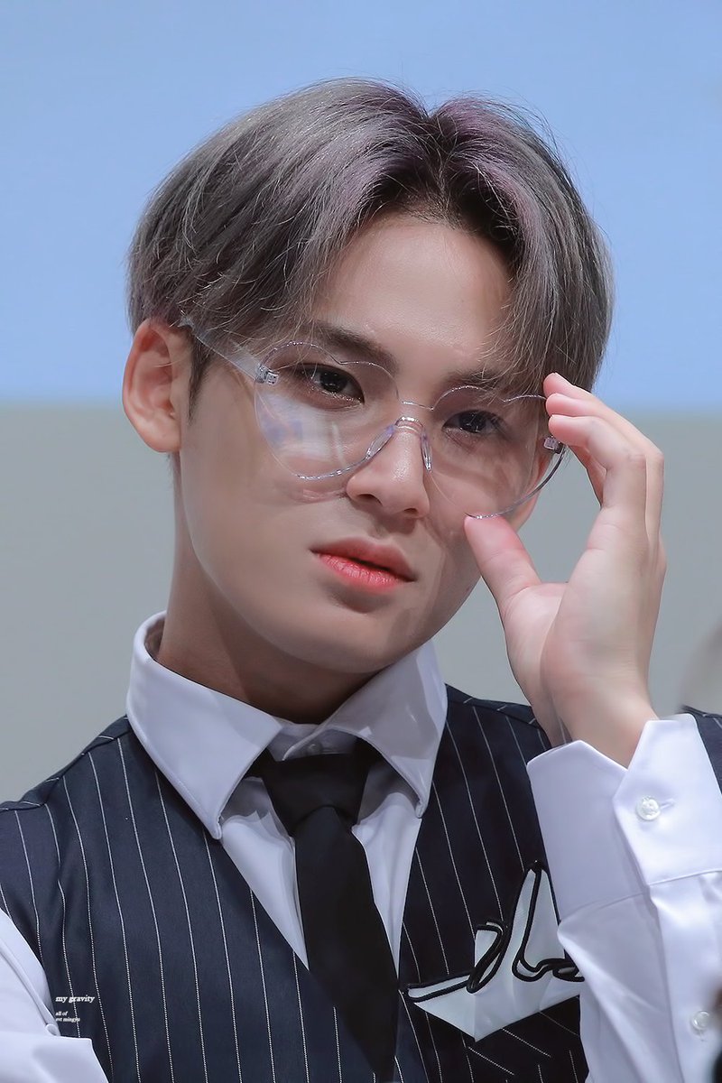 - mingyu wearing glassesan appreciation thread: