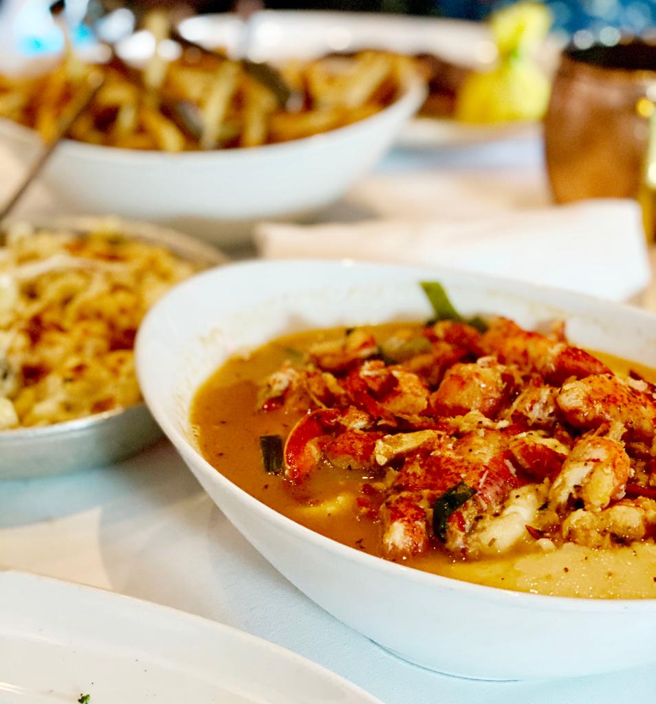 MastrosOfficial's tweet image. Lobster mashed potatoes, a crowd favorite and plenty to share.