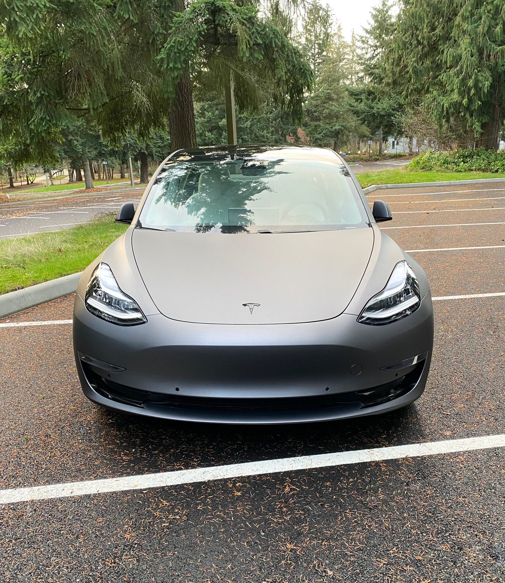 katiegarr's tweet photo. Dope or nope?
I customized my #tesla M3 a bit #mattegray #teslawrap #glossblack #chromedelete https://t.co/ACfQMUYB7D