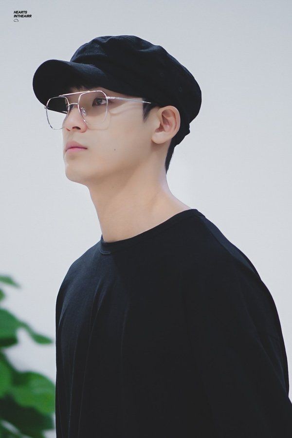 - mingyu wearing glassesan appreciation thread: