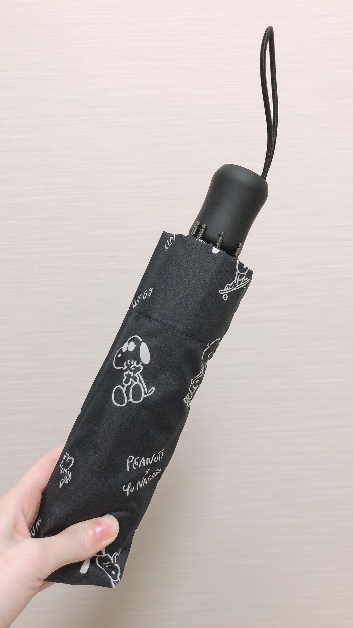 تويتر 無類の鳥好き على تويتر 本日で24歳になりました 母からの誕生日プレゼント ユニクロのスヌーピーの傘 ずっと狙ってたから嬉しい T Co Vqqbpn6cok
