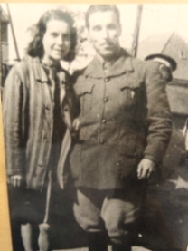 Et il l’emmènera avec une de ses amies (en realité sa cousine) sur un camion américain. Le rapatriement est commencé ! Quelle histoire !