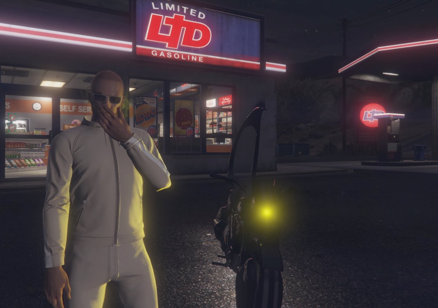 たろさん コンビニ前で溜まってるヤンキー風 Gta5 Gta5 T Co 5mtfbasxkv Twitter