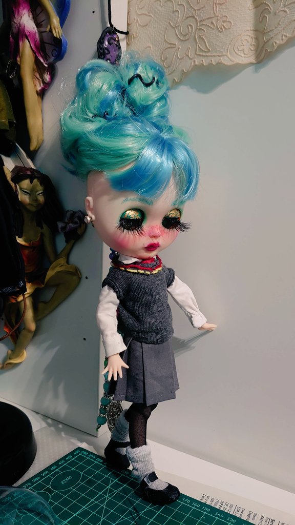 Os muestro la nueva #blythe #customizada de #HarryPotter  para Noa,me ha costado horas de trabajo realizándola,y le encantó .besazos a todos