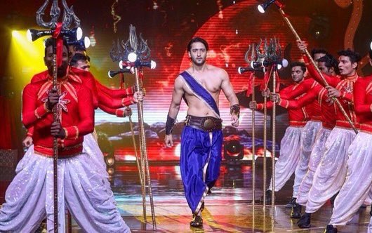 Before the year ended  @Shaheer_S has given an awesome performance in  @StarPlus as Abir & ArjunAlso had some fun moments as  #ShaheerSheikh with Samurai &  #HinaKhan  #SplendidShaheerSheikh
