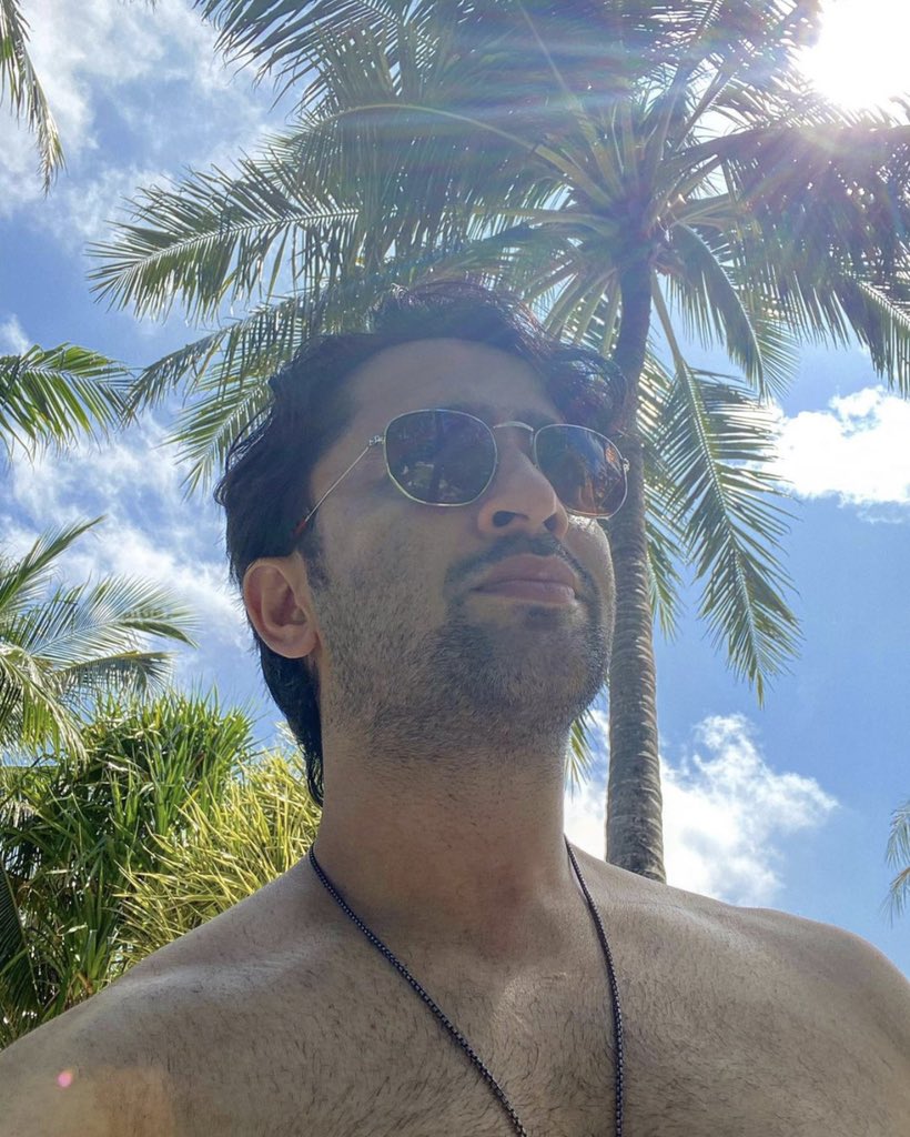 That was the end of  #ShaheerSheikh ‘s year 2020 but he started his year 2021 once again being close to the nature being one with the natureSpending some quality time with his partner & getting ready to rock the year once again #SplendidShaheerSheikh @Shaheer_S