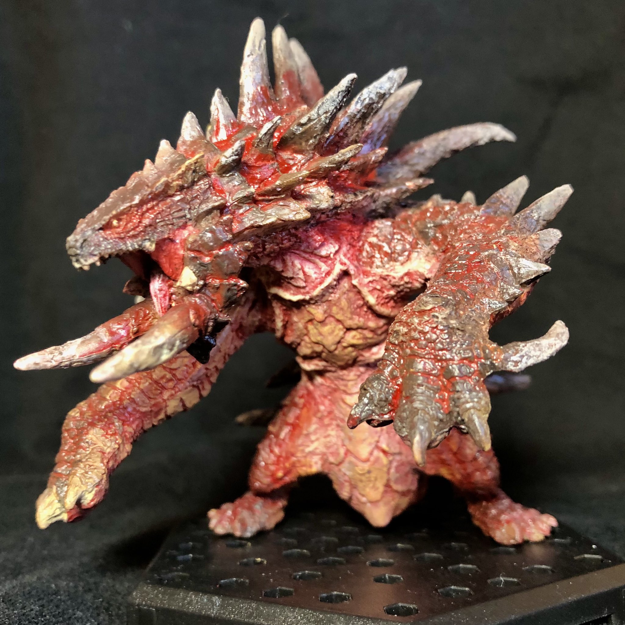 モンスターハンター　アカムトルム、アカムトルム激昂　　フィギュア モンスターハンター」覇竜 アカムトルムが全長約43cmフィギュア