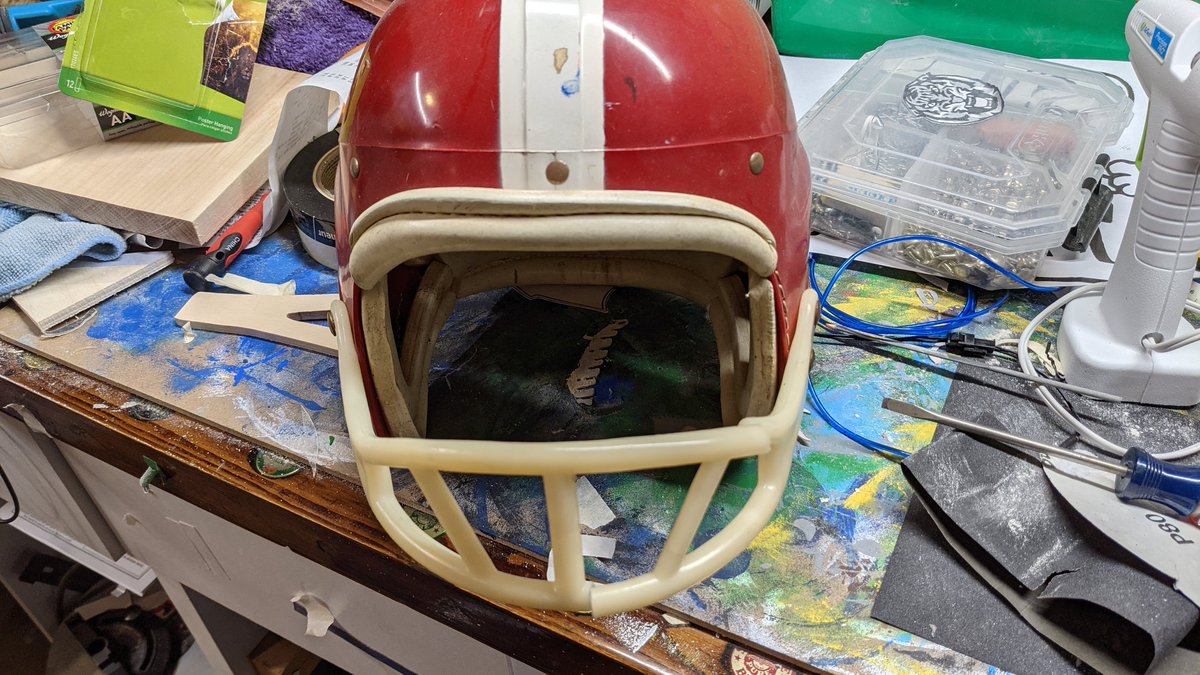 𝙃𝙚𝙡𝙢𝙚𝙩 𝘼𝙙𝙙𝙞𝙘𝙩 tweet media