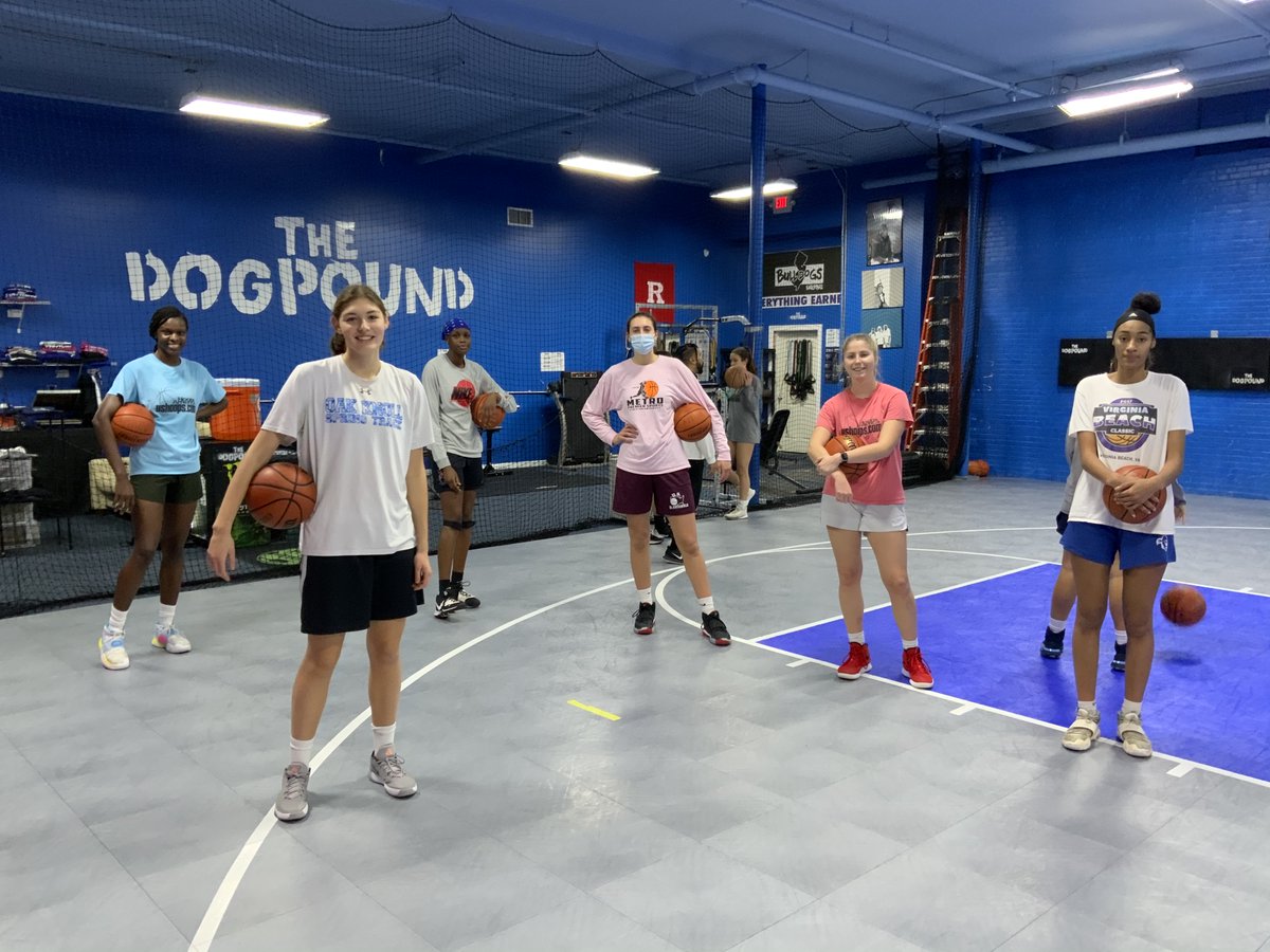ushoops's tweet photo. #PostCrew uncommon work Inside/Outside!
* @tabbie777 6'4" 2022 @blairbucs 
* @paige_morton_ 6'3" @PrincetonWBB 2025
* @AriikDoreen 6'4" @NMH_Hoops 2021 @DartmouthWBB 
* @giannaaiello4 6'4" 2021 Matawan @BrownHoops 
* Emily Archer 2023 @CMU_WBBTartans 
* @NileMiller35 2022 Paul VI https://t.co/isqHqlNHBW