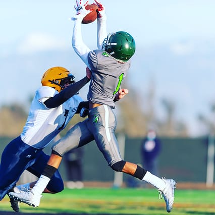 Throw it up.  He gone go get it. <a href="/1jayboogie1/">Jalen Leonard👑</a>