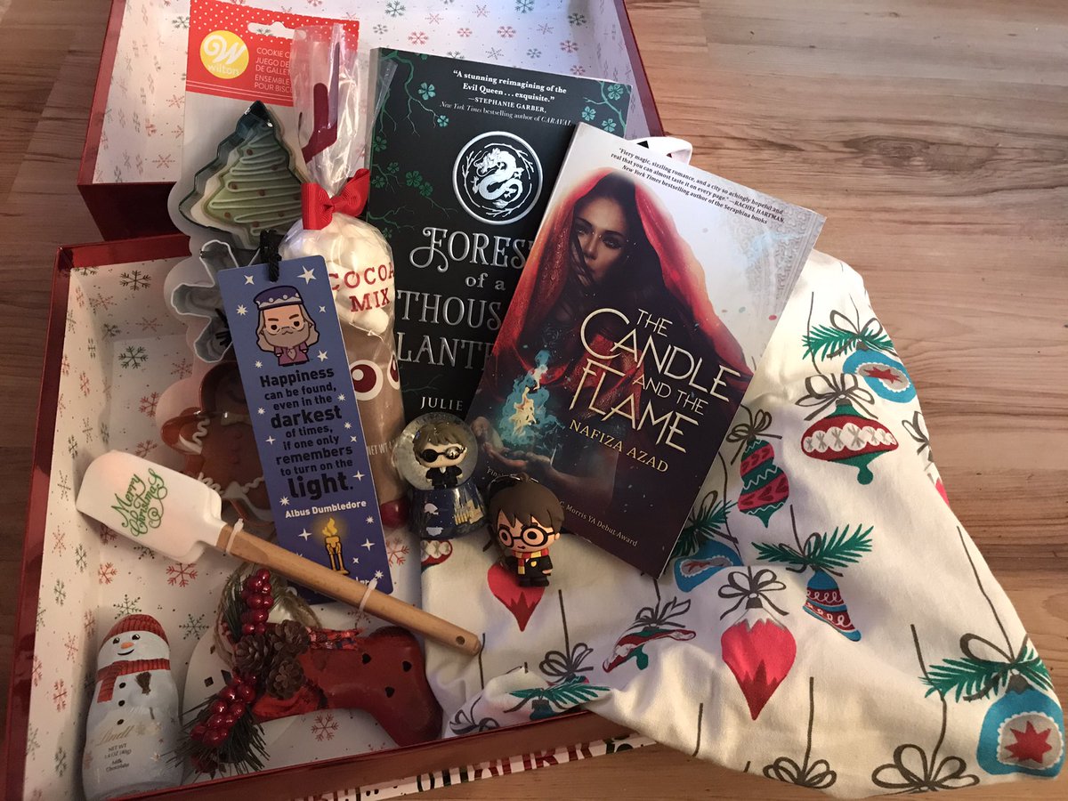 A little late is better than never but I wanted to give a big thank you shoutout to <a href="/Book_Bandit/">Nicole</a> for the awesome #tbtbsanta gift I finally got to open today!!! Super excited for the books and love all the little gifts ❤️❤️ it was a great last present to open for the holidays!