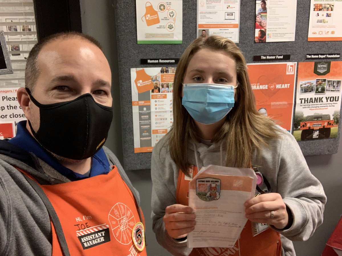 A well deserved Homer award given to Delaney. She can always be counted on when help is needed in other departments and provides excellent customer service. Thank you for your hard work! @AndreaMcTHD @ErnestoTHD707 @andIbrichantTHD @bubbaweese @kmn293 @ScottRoop @KaitlinBrookeHD