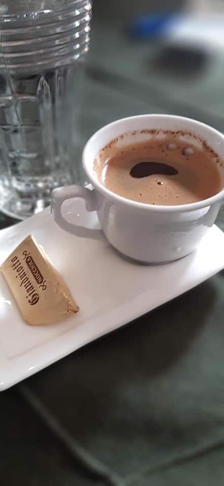 الطيبون كلما أرادوا أن يصبحوا سيئين فشلوا .. لأن بداخلهم بذرة صغيرة تسمى الضمير .. هي تمنعهم ..!
صباح الخير 🍂☕🌻