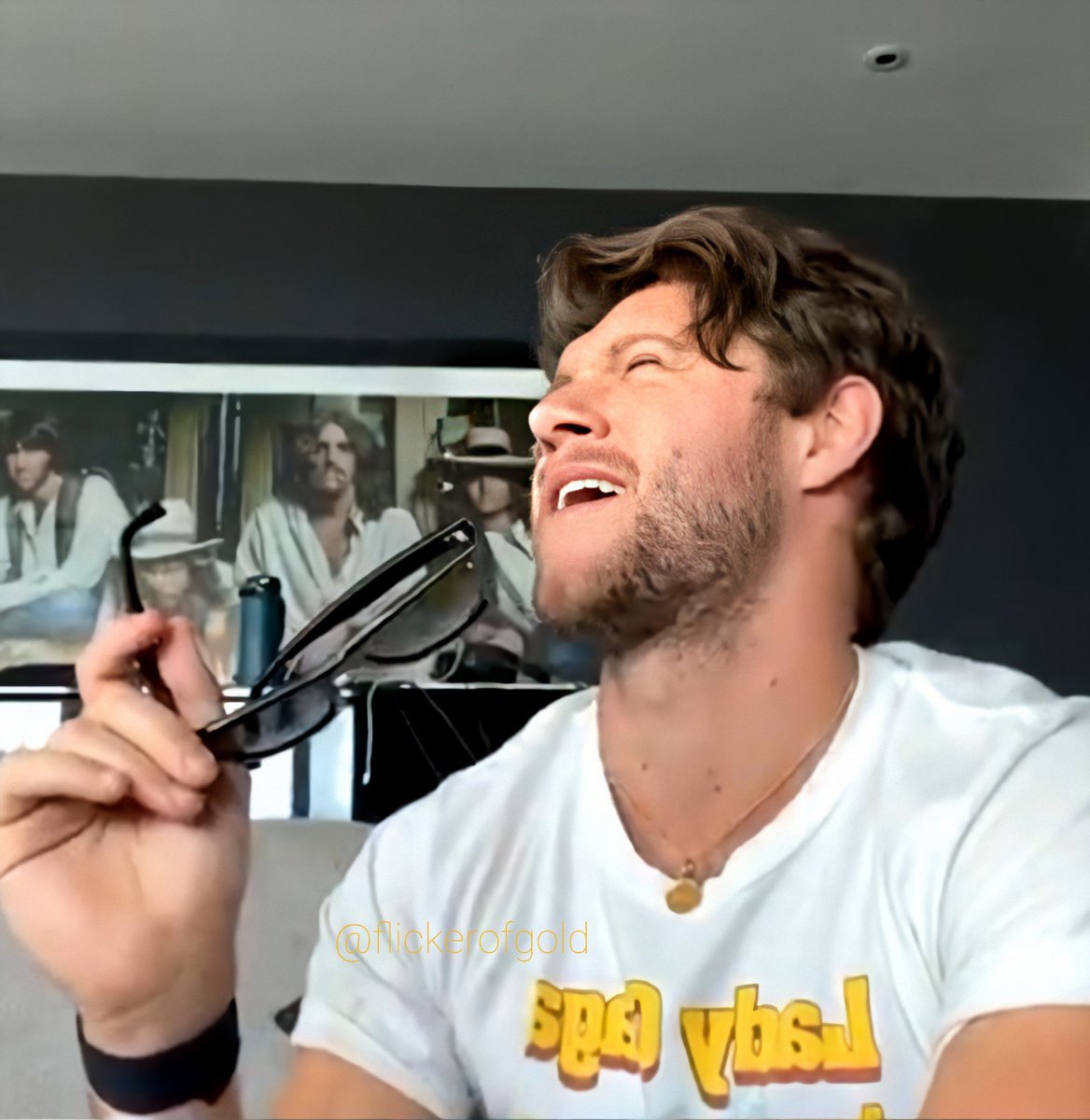 Niall Horan on this day only:A long, but 𝙫𝙚𝙧𝙮 important thread