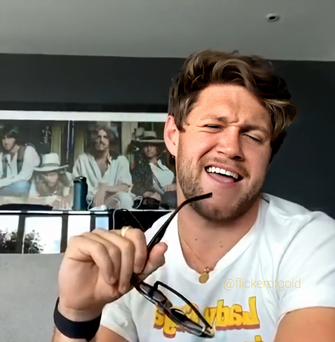 Niall Horan on this day only:A long, but 𝙫𝙚𝙧𝙮 important thread