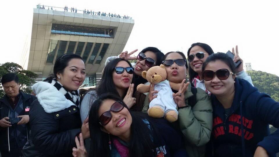 MelRoseSalpid3's tweet photo. I misss my life in HK being lakwatsera with this guys #LifeinHK https://t.co/eDzUFp8gq2