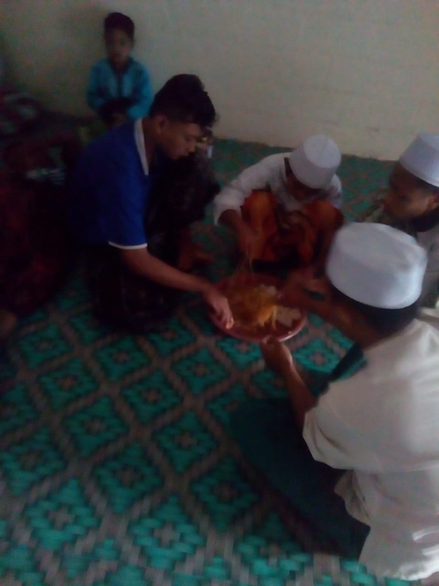 Efek pandemi berkepanjangan panti kami mengalami krisis bahan pokok sembako.ya Robb pertemukan panti kami sama dermawan yg mau membantu donasi seikhlasnya untuk pembelian bahan pokok sembako.REK.BRI.604901019946532 a/n panti asuhan khosyatillah.WA085702637657.mohon dibantu RT.