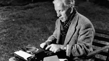 During World War II, Mailey vigorously supported the Federal government’s austerity campaign.